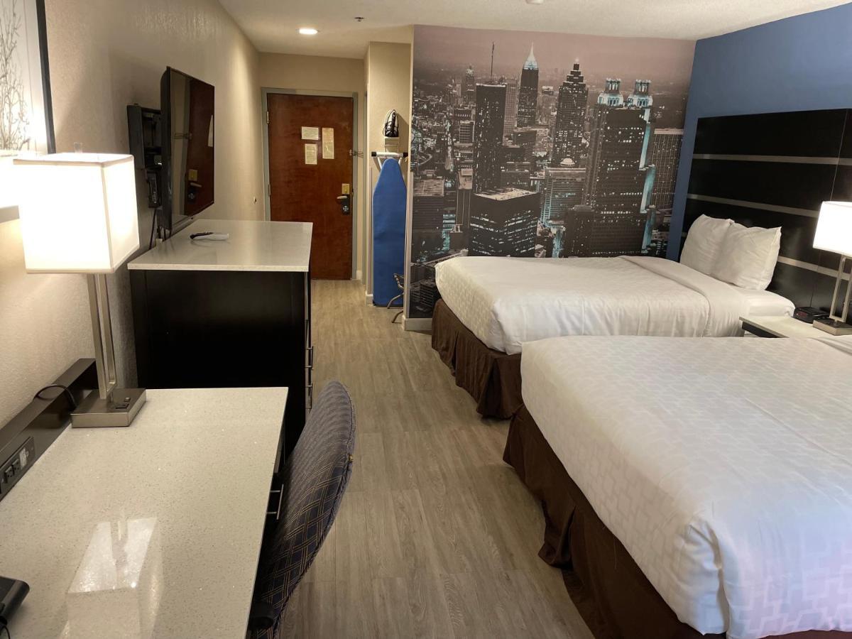 Clarion Pointe Atlanta Airport College Park Hotel Exterior photo