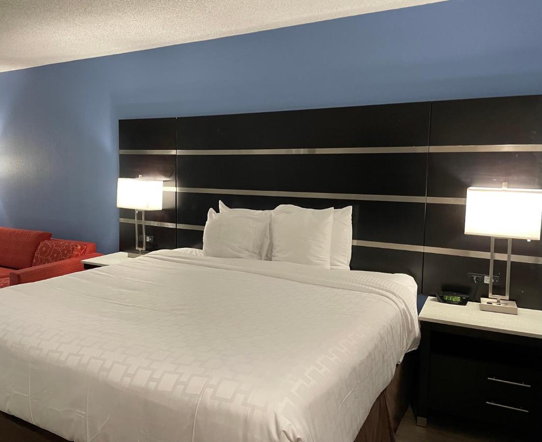 Clarion Pointe Atlanta Airport College Park Hotel Exterior photo