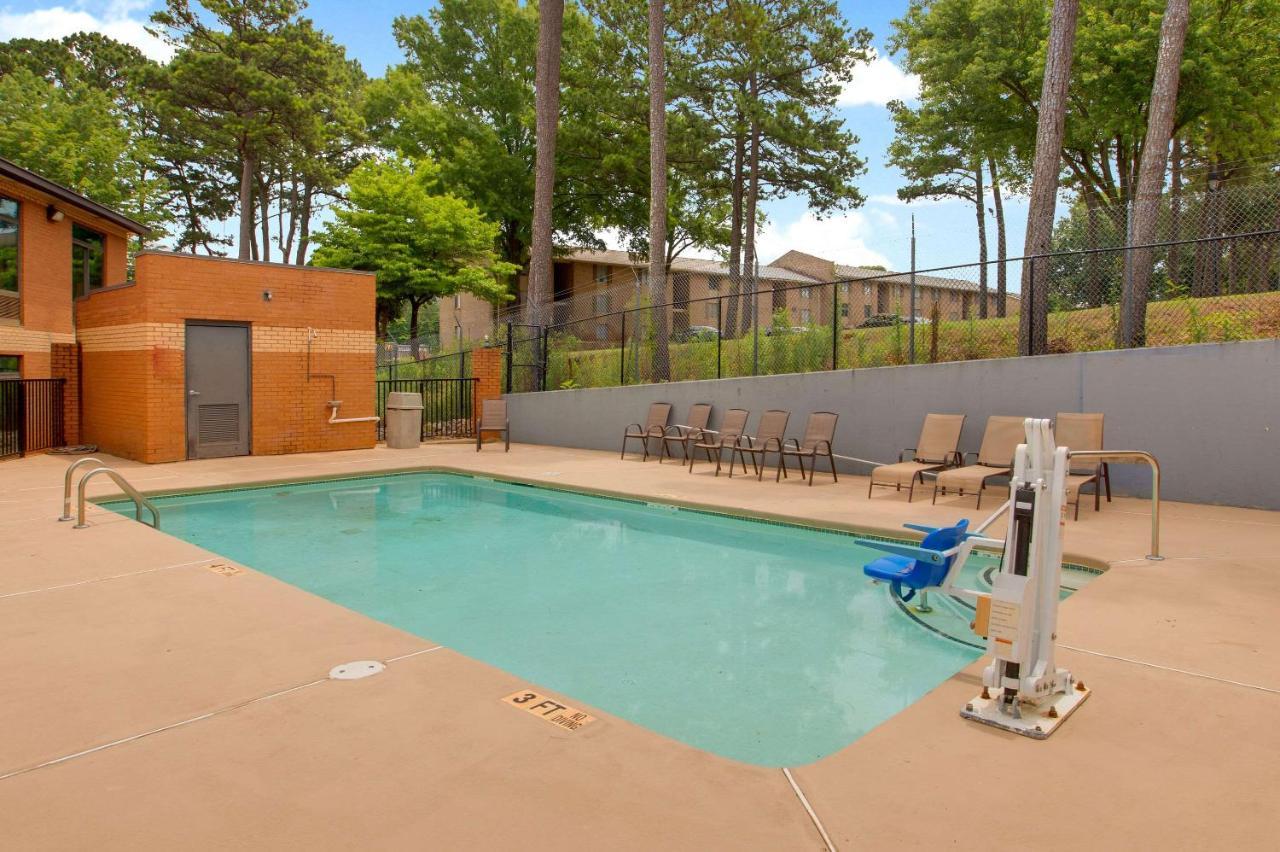 Clarion Pointe Atlanta Airport College Park Hotel Exterior photo