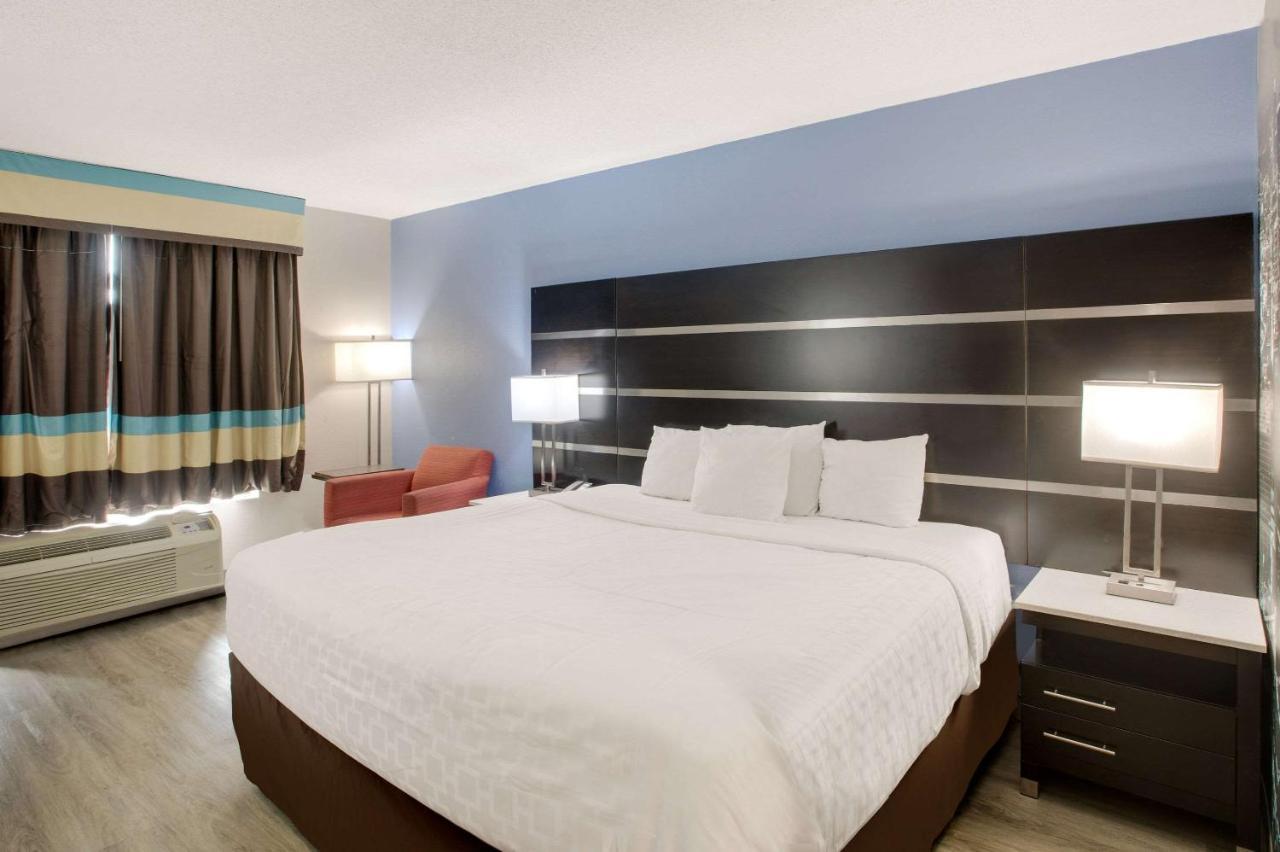 Clarion Pointe Atlanta Airport College Park Hotel Exterior photo