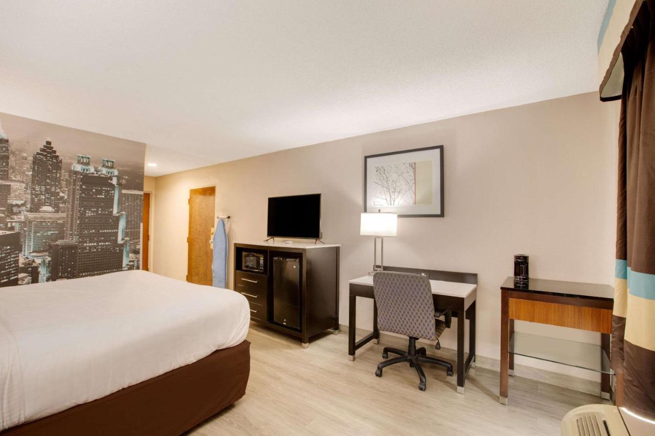 Clarion Pointe Atlanta Airport College Park Hotel Exterior photo