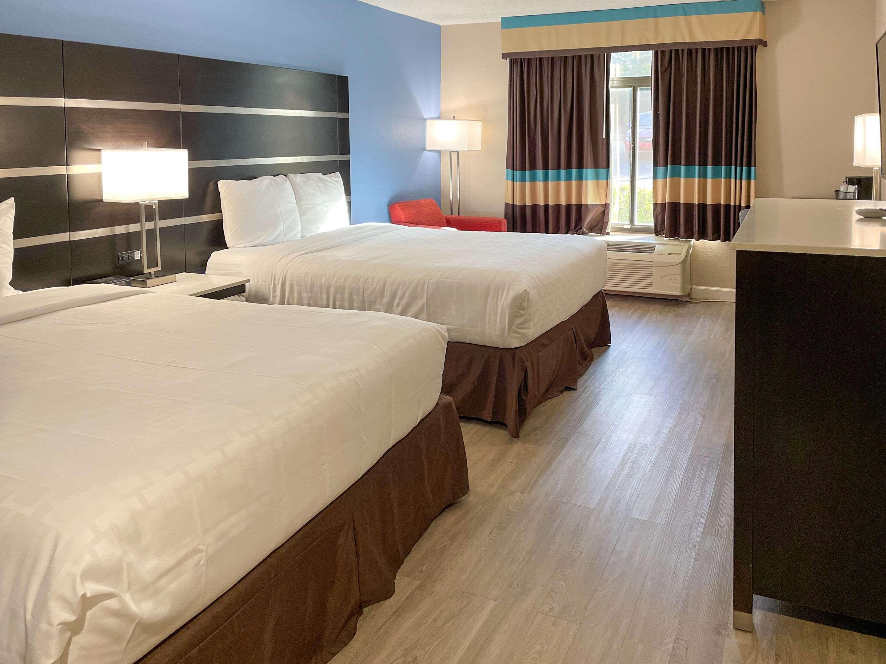 Clarion Pointe Atlanta Airport College Park Hotel Exterior photo