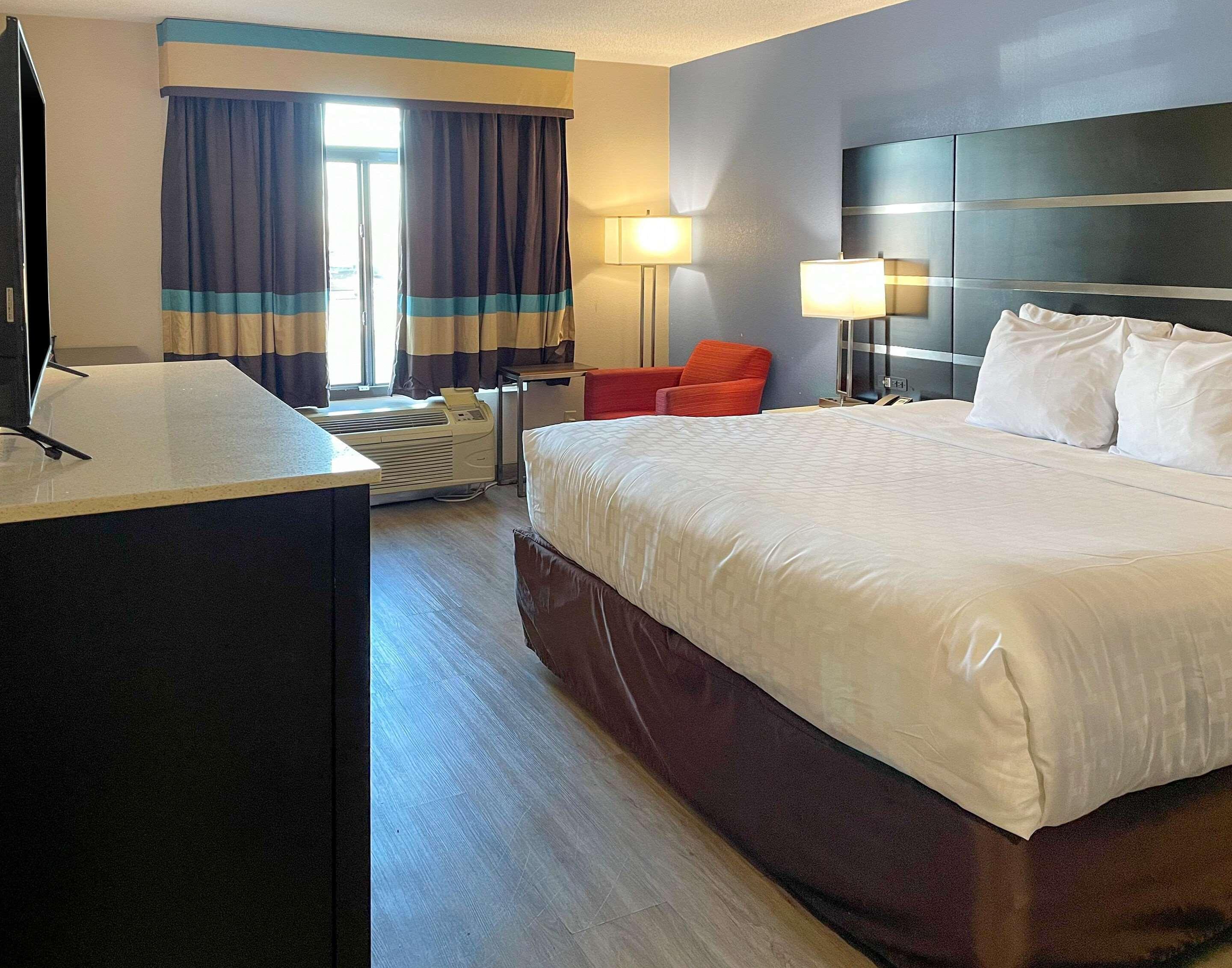 Clarion Pointe Atlanta Airport College Park Hotel Exterior photo