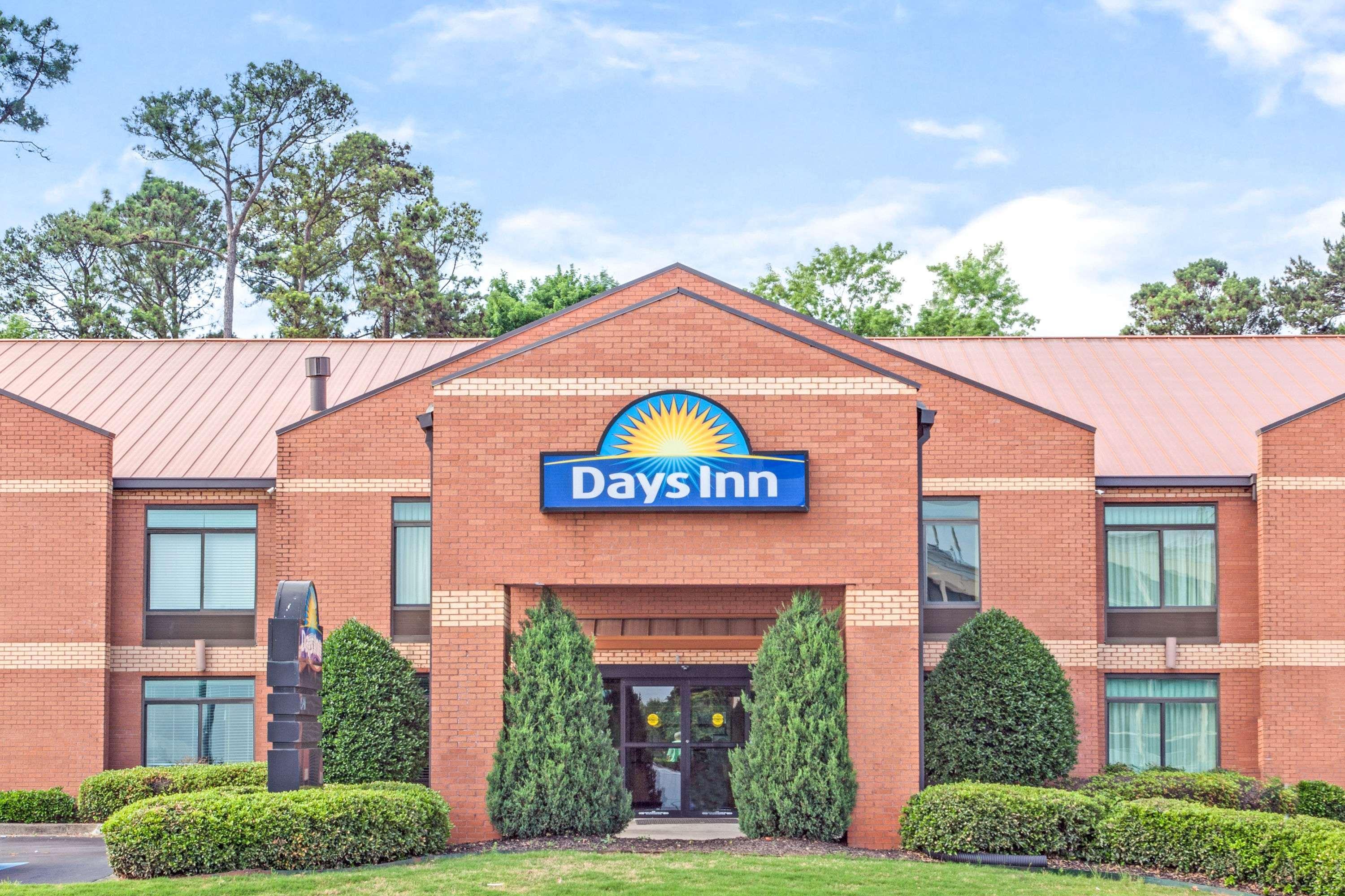 Clarion Pointe Atlanta Airport College Park Hotel Exterior photo